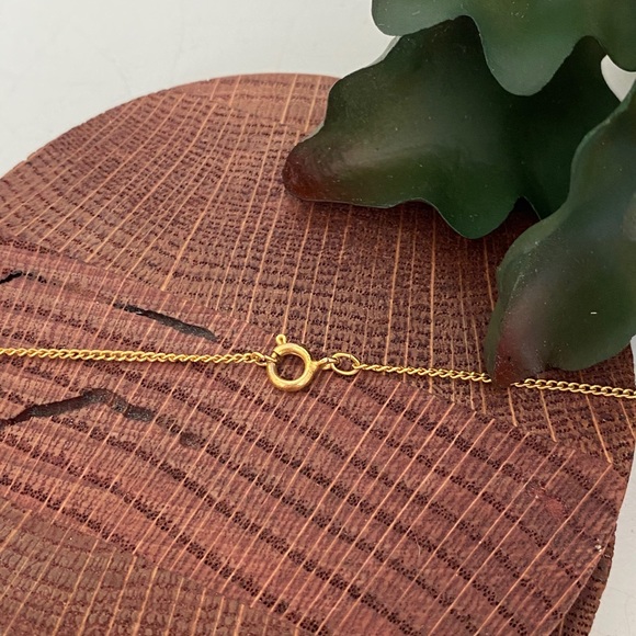 Stunning Vintage 1990’s Gold Butterfly Necklace - Picture 5 of 6